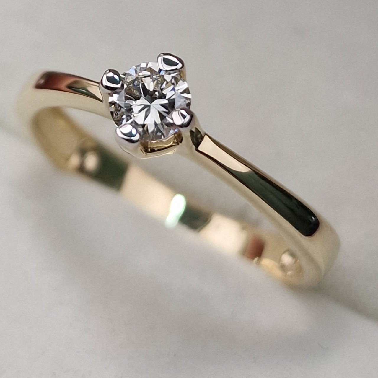 Кольцо Deimantas 104563976 17р 2,08гр 0,23ct. купить,NaN