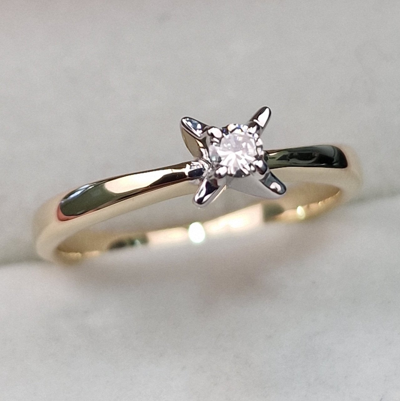 Кольцо Deimantas 104563936 16,5р 2,84гр 0,071ct. купить,NaN