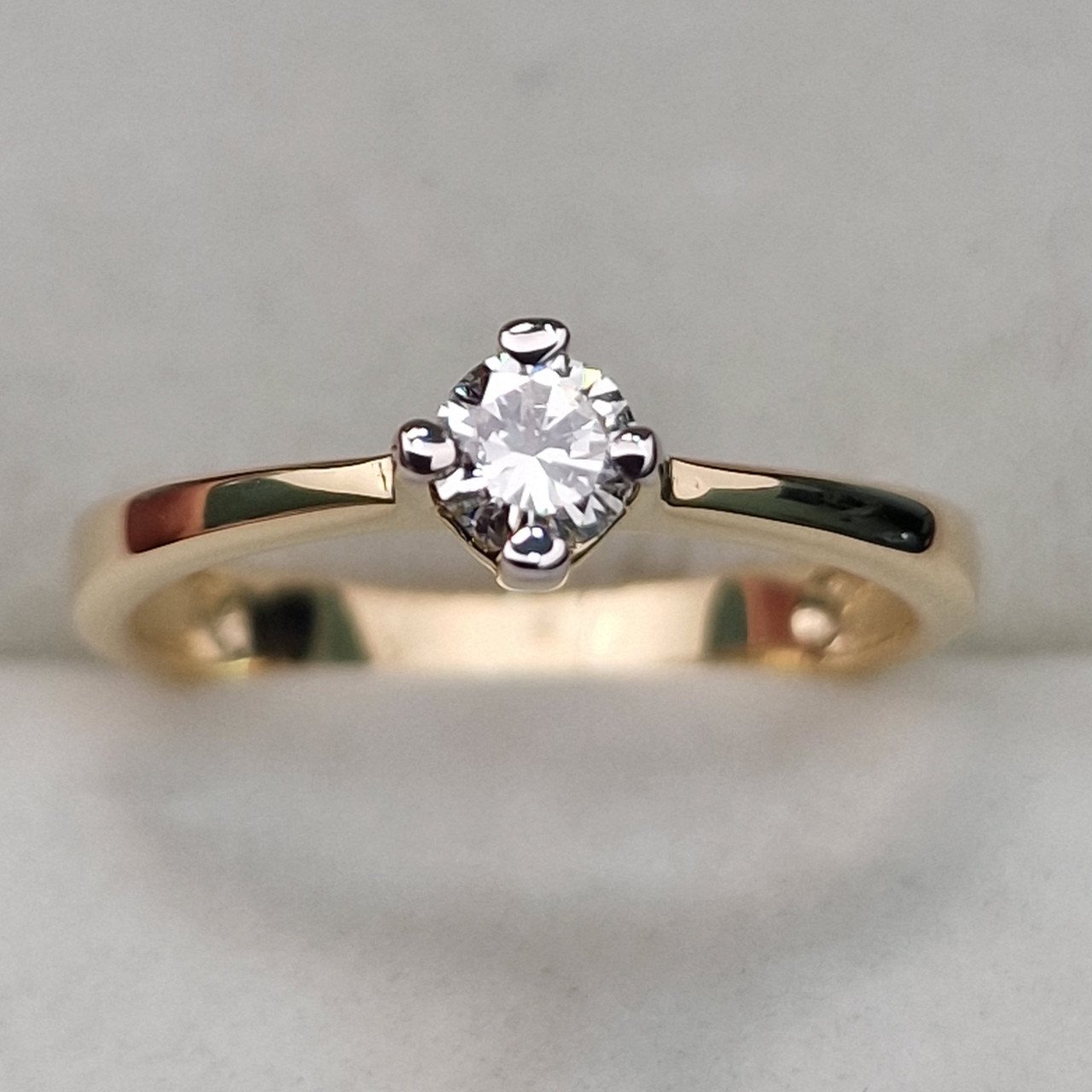 Кольцо Deimantas 104563976 17р 2,08гр 0,23ct. купить,NaN