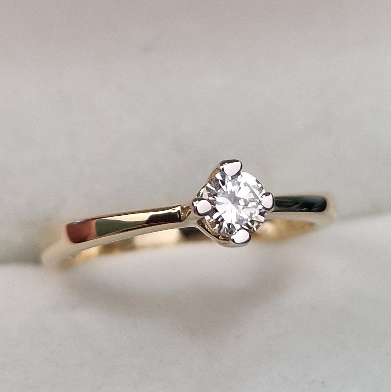 Кольцо Deimantas 104563976 17р 2,08гр 0,23ct. купить,NaN
