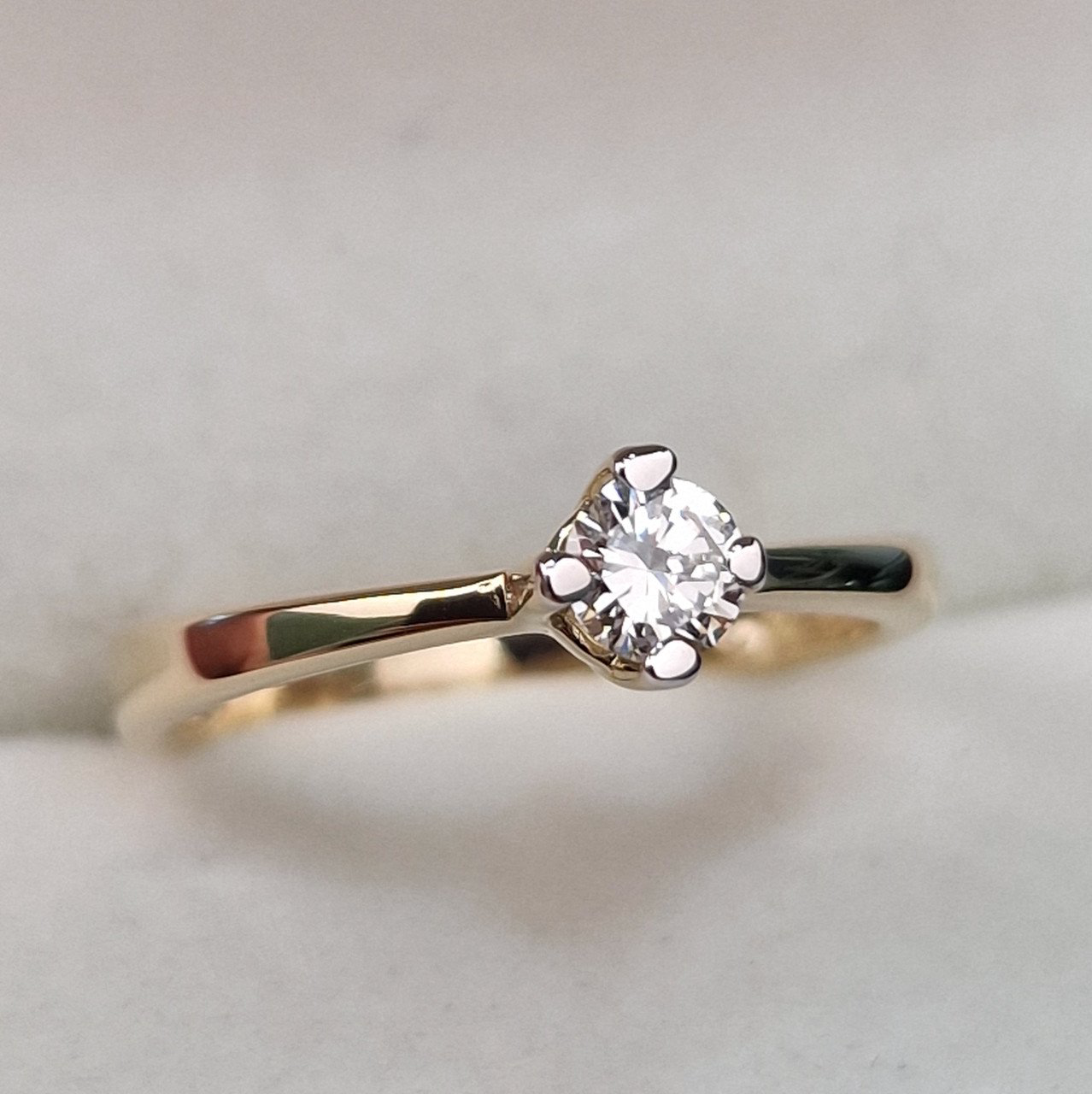 Кольцо Deimantas 104563976 17р 2,08гр 0,23ct. купить,NaN