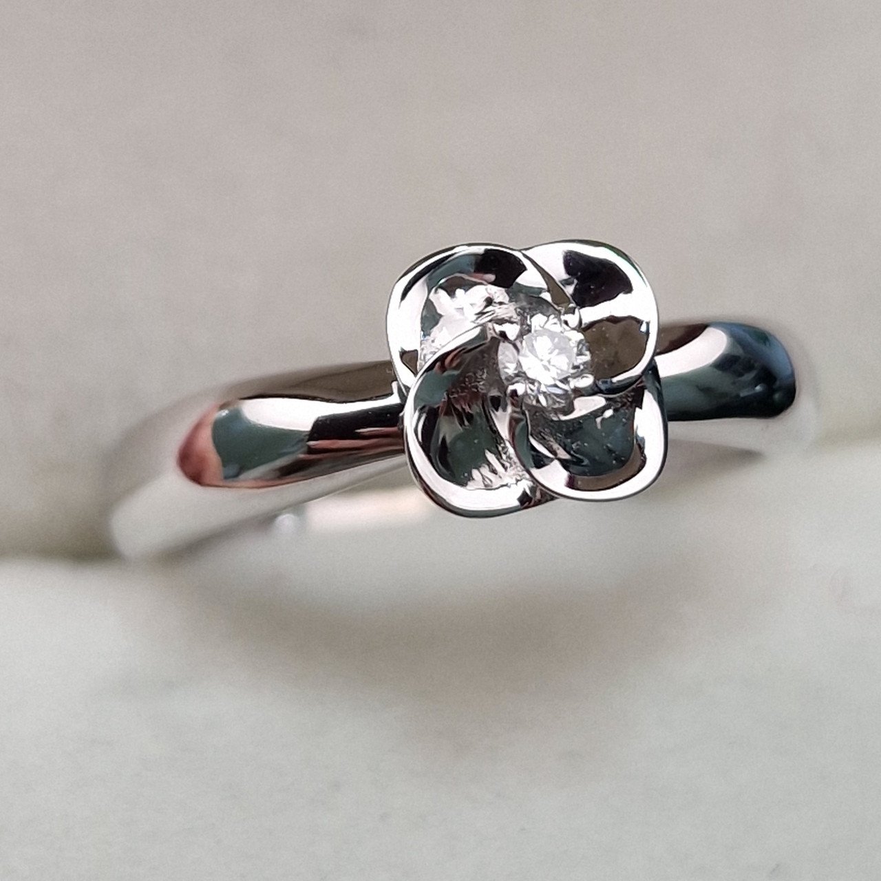 Кольцо Deimantas 104564026 16,5р 2,2гр 0,051ct. купить,NaN