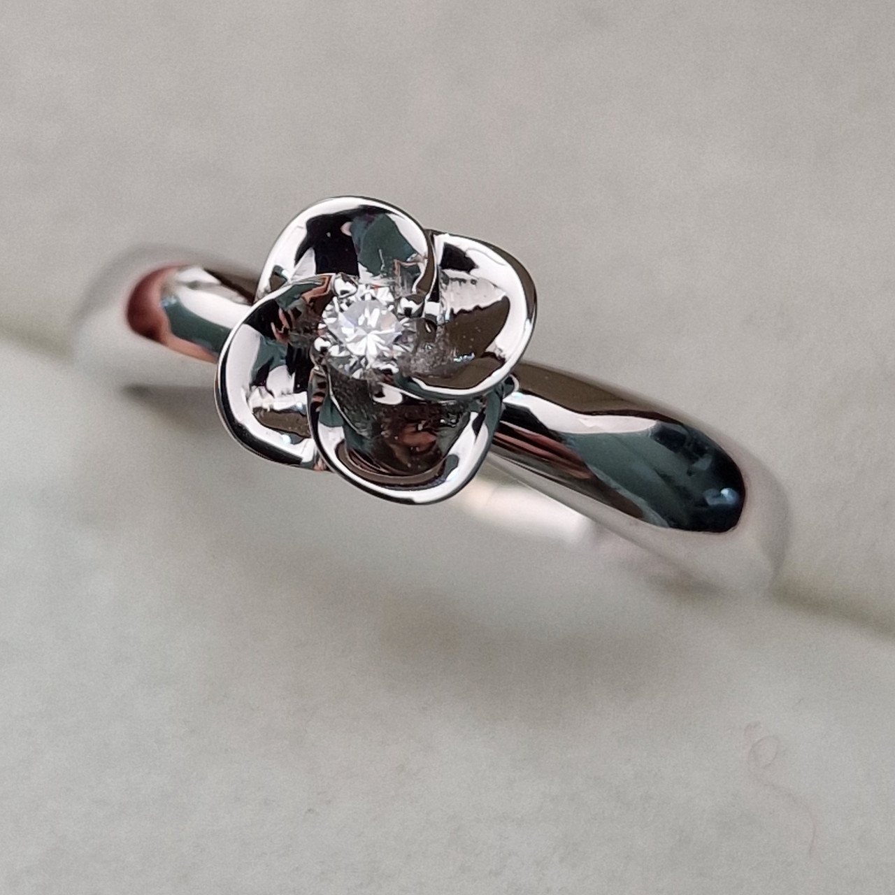 Кольцо Deimantas 104564026 16,5р 2,2гр 0,051ct. купить,NaN