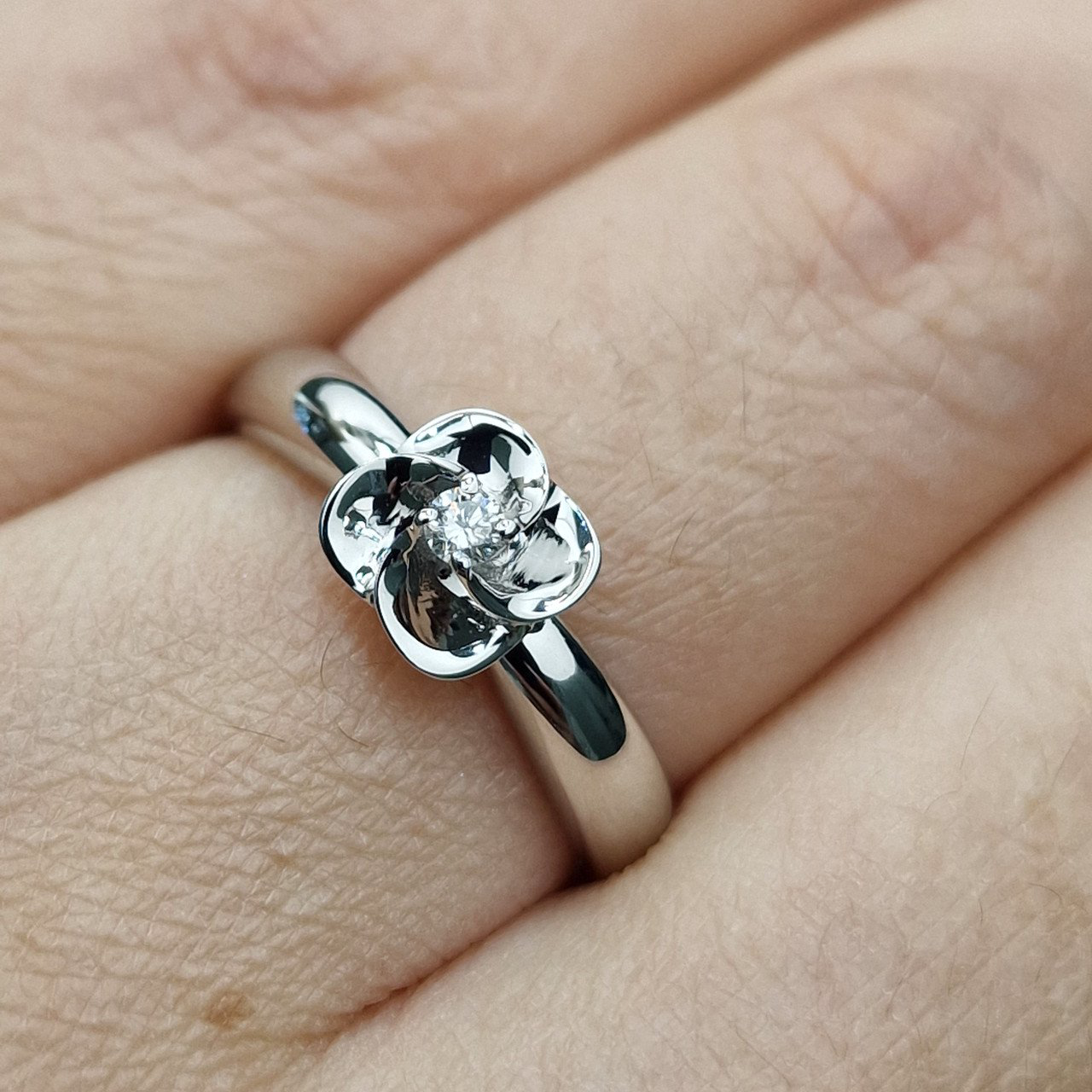 Кольцо Deimantas 104564026 16,5р 2,2гр 0,051ct. купить,NaN