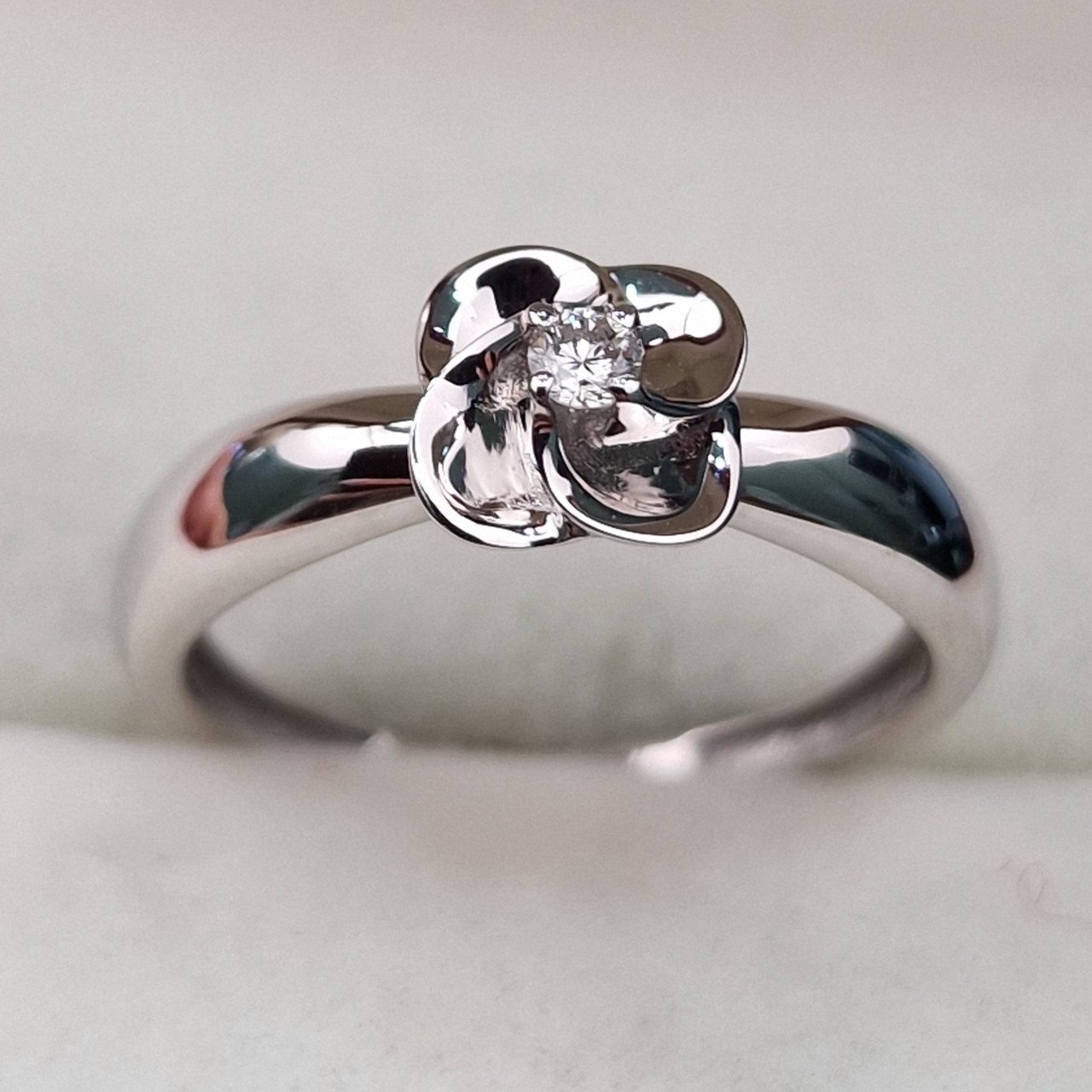 Кольцо Deimantas 104564026 16,5р 2,2гр 0,051ct. купить,NaN
