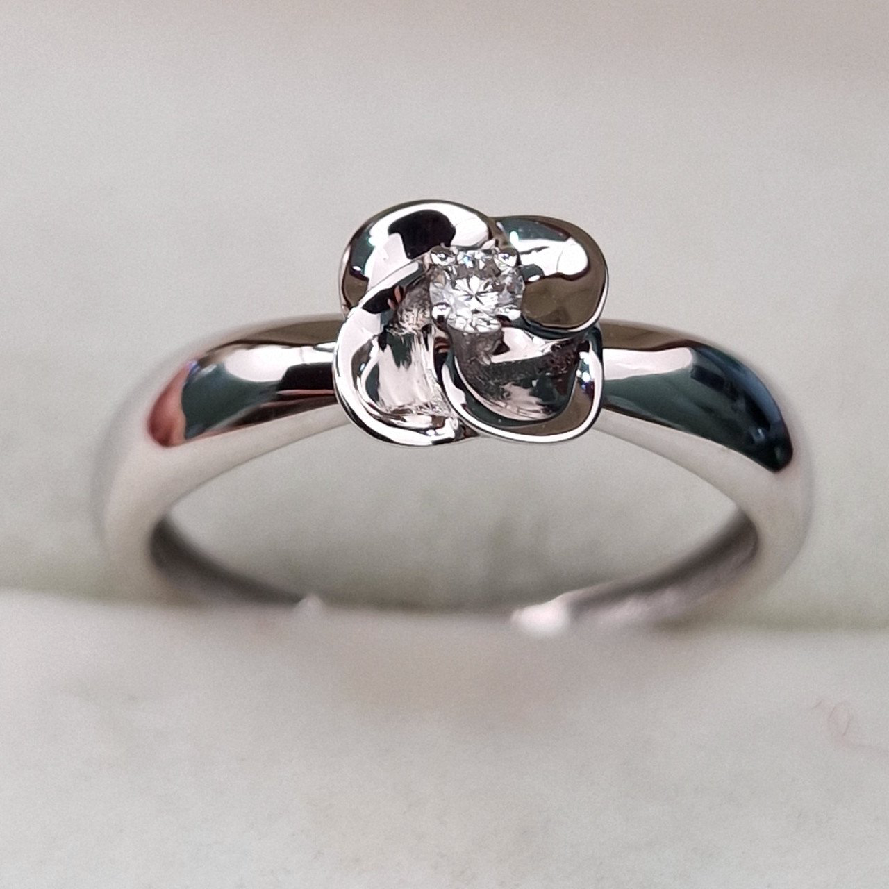 Кольцо Deimantas 104564026 16,5р 2,2гр 0,051ct. купить,NaN