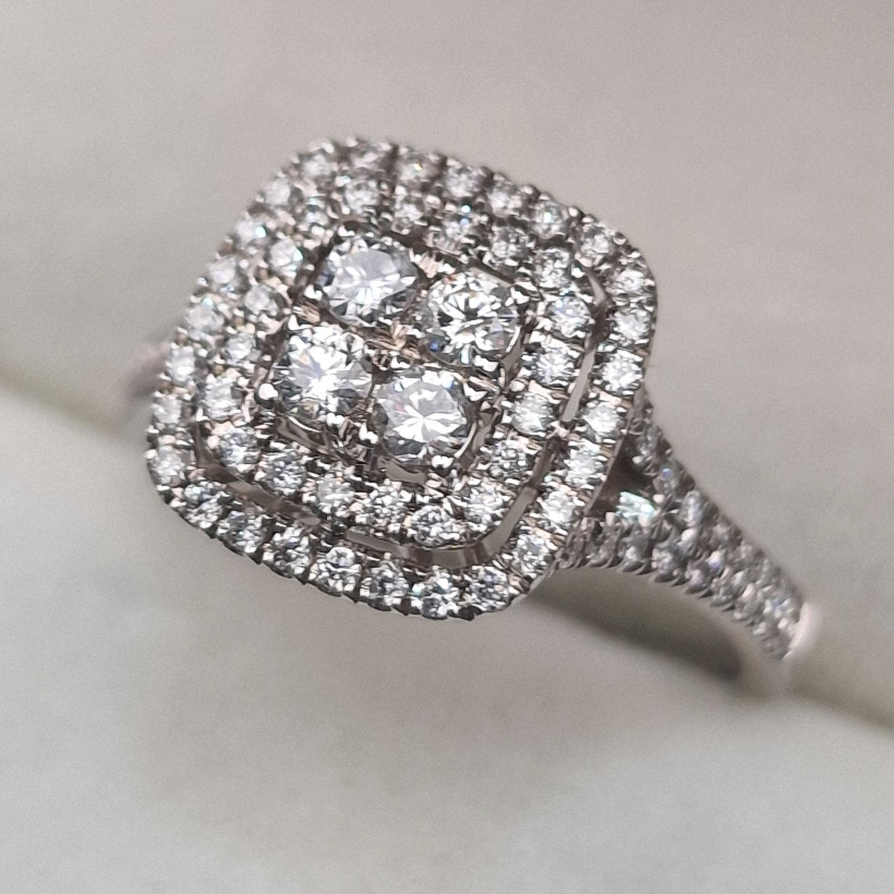 Кольцо Deimantas 104947784 17р 3,6гр 0,60ct. купить,NaN