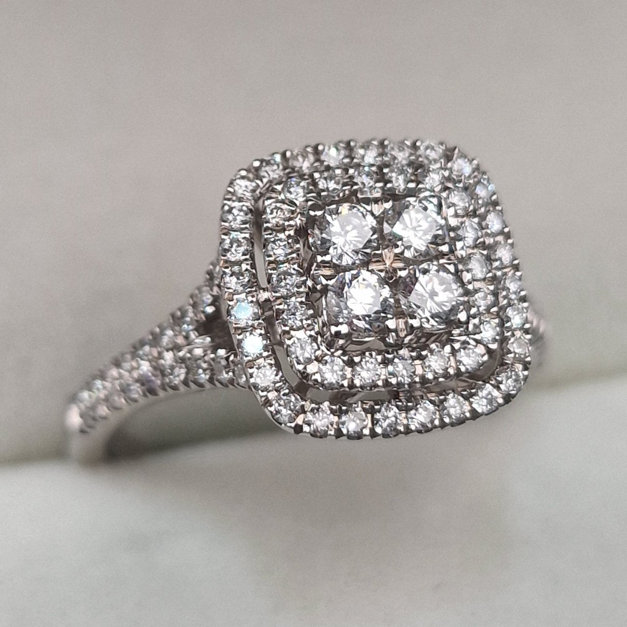 Кольцо Deimantas 104947784 17р 3,6гр 0,60ct. купить,NaN