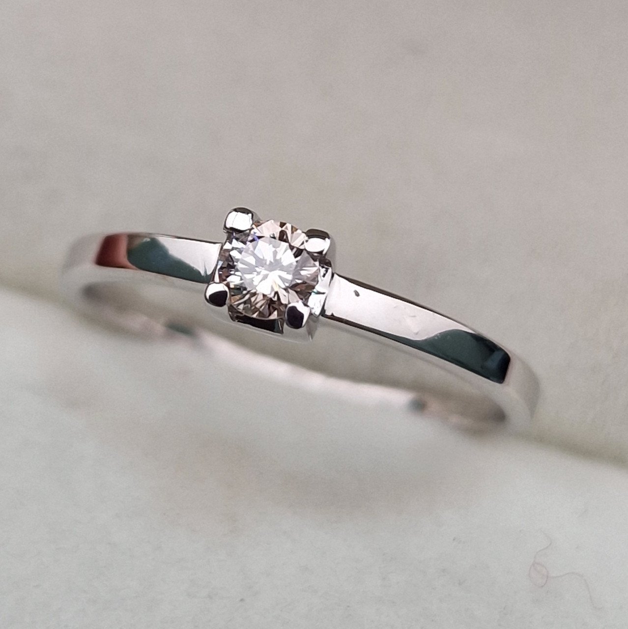 Кольцо Deimantas 104564040 16,5р 1,43гр 0,152ct. купить,NaN