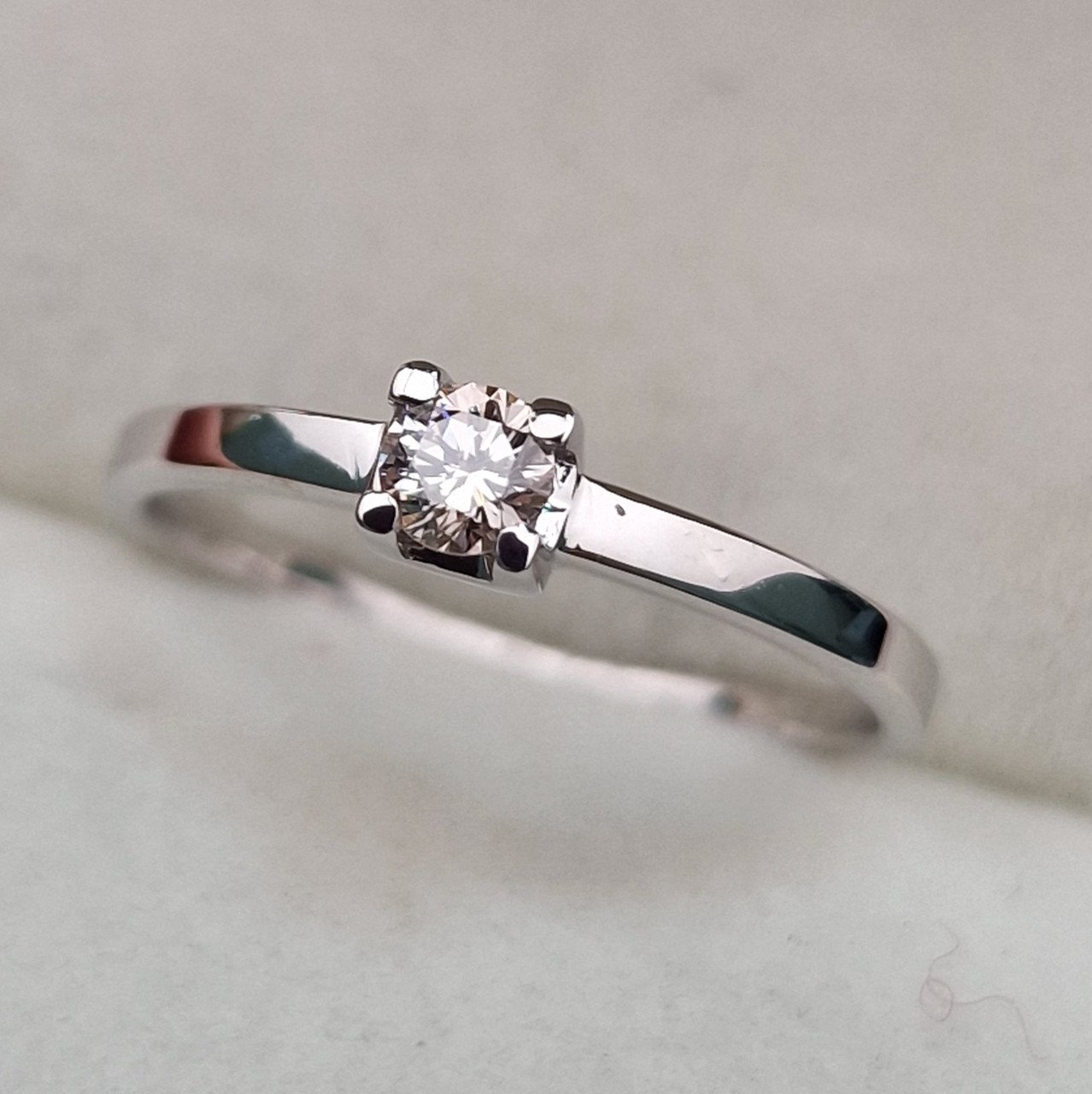 Кольцо Deimantas 104564040 16,5р 1,43гр 0,152ct. купить,NaN