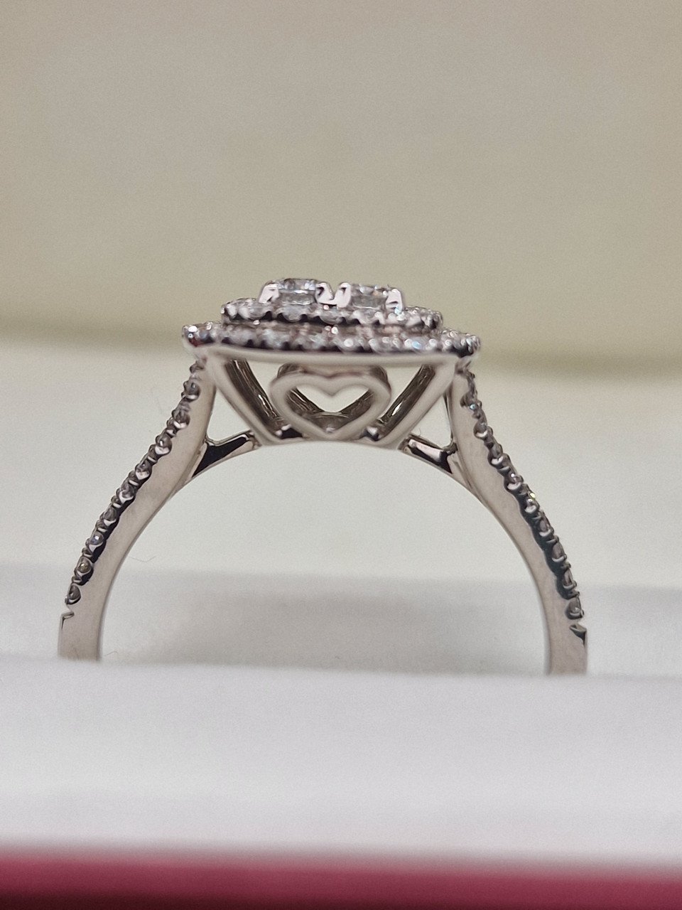 Кольцо Deimantas 104947784 17р 3,6гр 0,60ct. купить,NaN