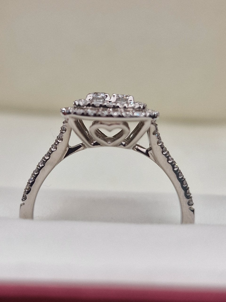 Кольцо Deimantas 104947784 17р 3,6гр 0,60ct. купить,NaN