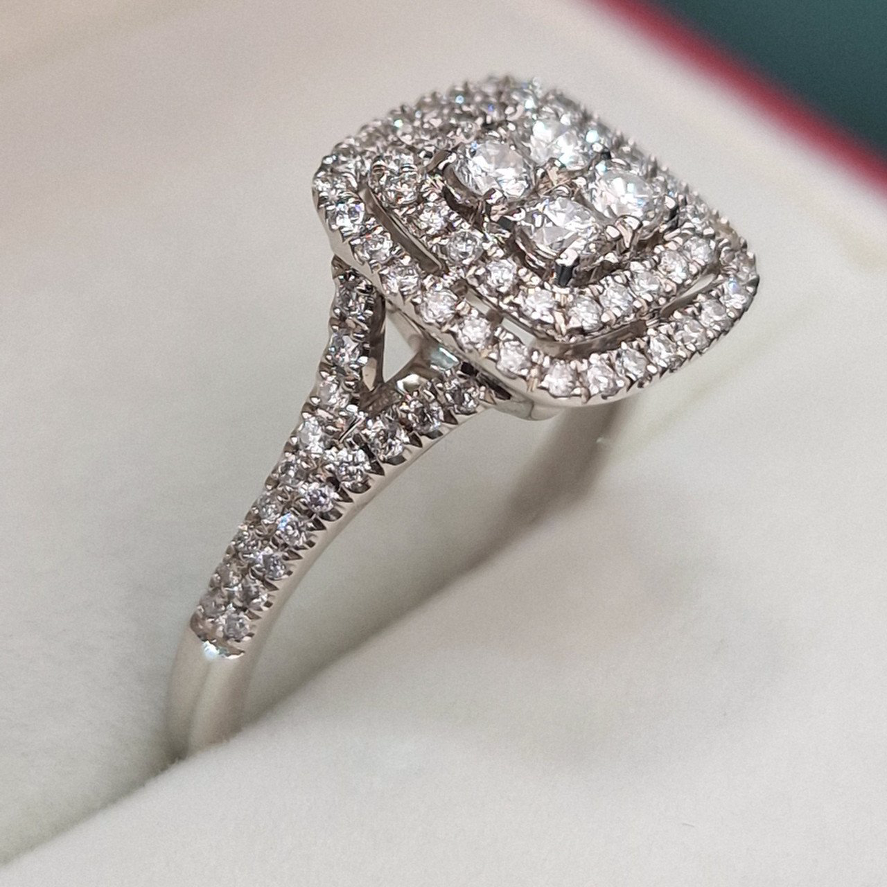 Кольцо Deimantas 104947784 17р 3,6гр 0,60ct. купить,NaN
