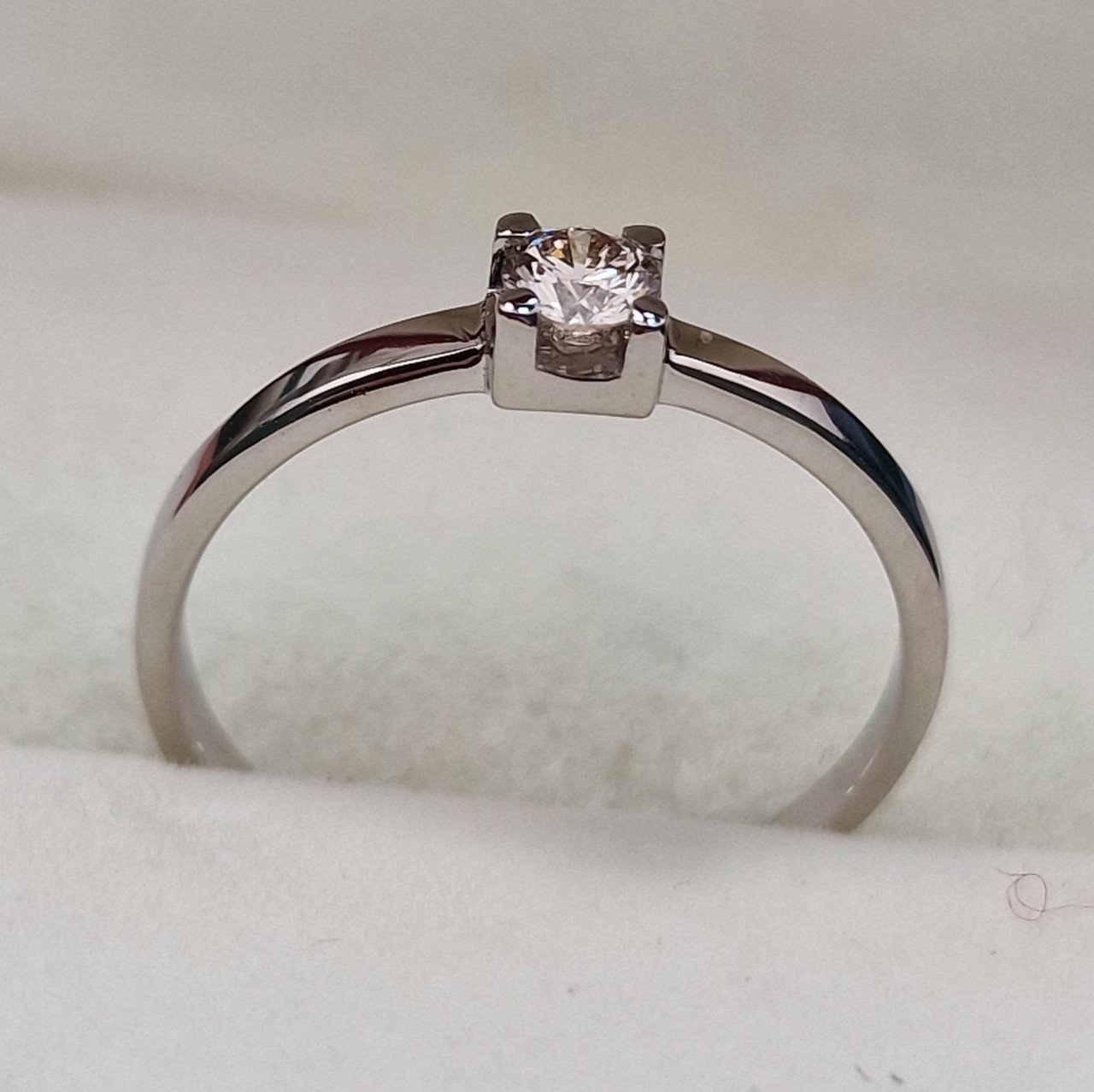 Кольцо Deimantas 104564040 16,5р 1,43гр 0,152ct. купить,NaN