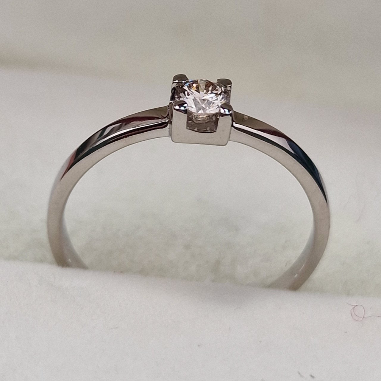 Кольцо Deimantas 104564040 16,5р 1,43гр 0,152ct. купить,NaN