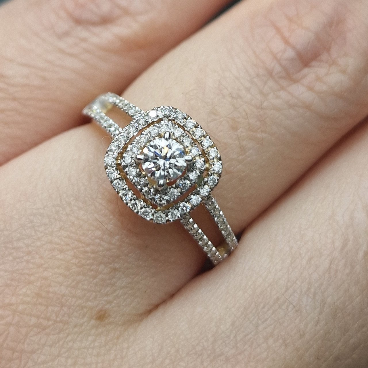 Кольцо Deimantas 104947801 17,5р 3,99гр 0,52ct. купить,NaN