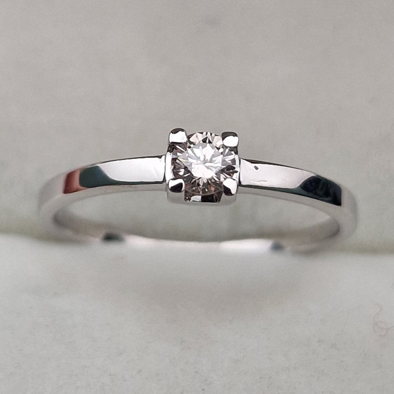 Кольцо Deimantas 104564040 16,5р 1,43гр 0,152ct. купить,NaN
