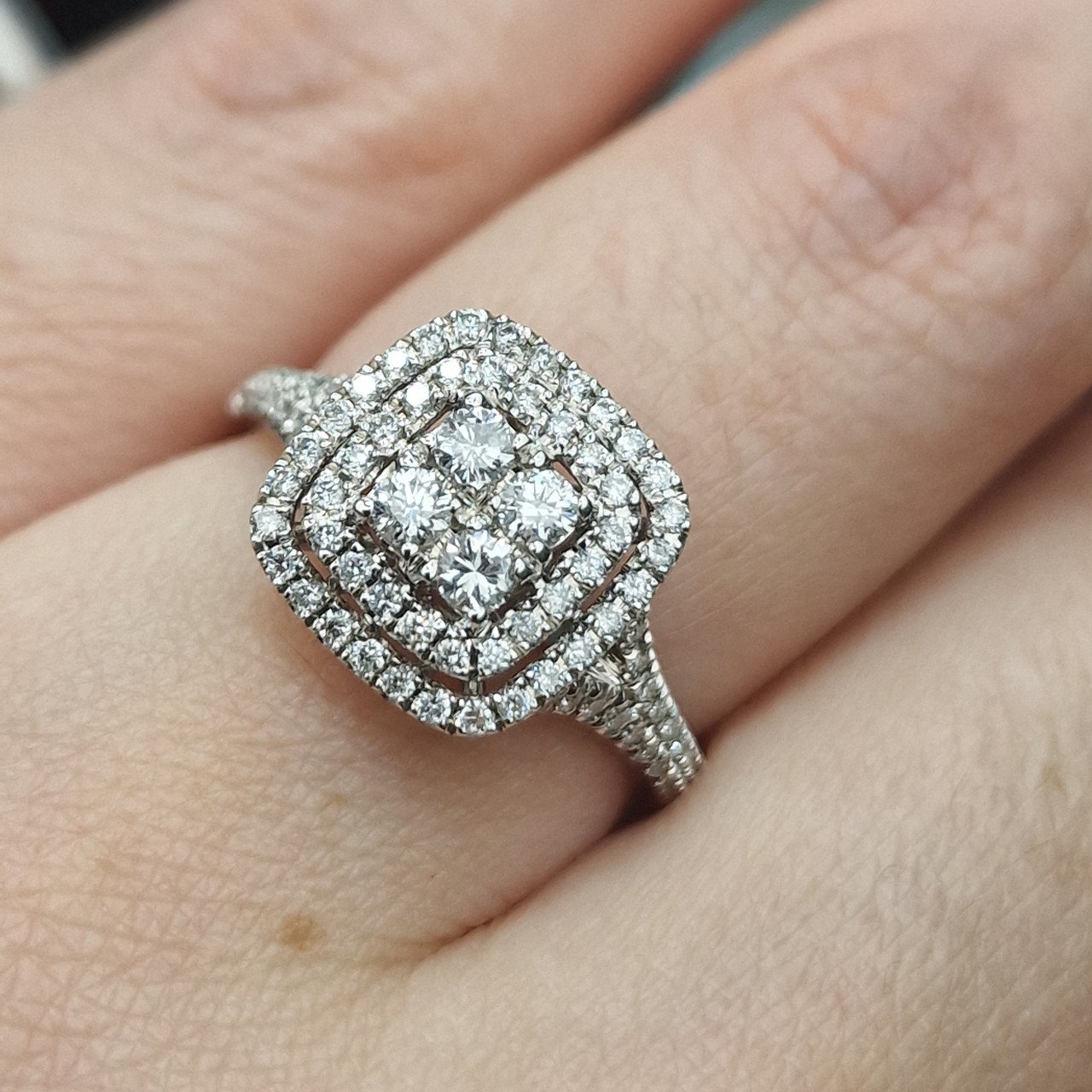 Кольцо Deimantas 104947784 17р 3,6гр 0,60ct. купить,NaN