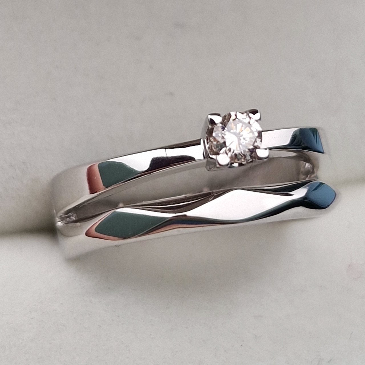 Кольцо Deimantas 104564049 17р 3,82гр 0,132ct. купить,NaN