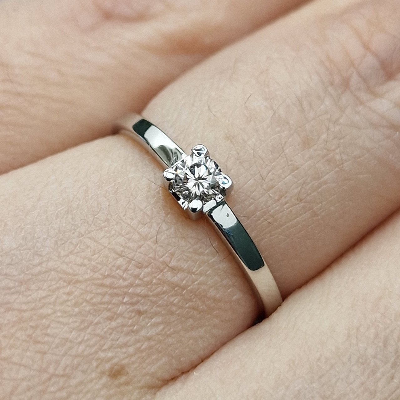Кольцо Deimantas 104564040 16,5р 1,43гр 0,152ct. купить,NaN