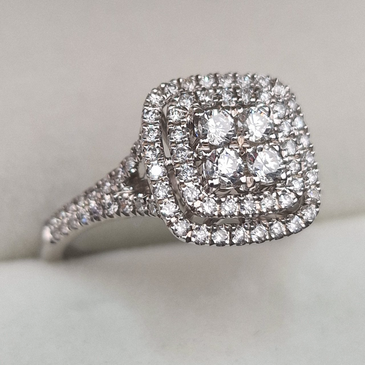 Кольцо Deimantas 104947784 17р 3,6гр 0,60ct. купить,NaN