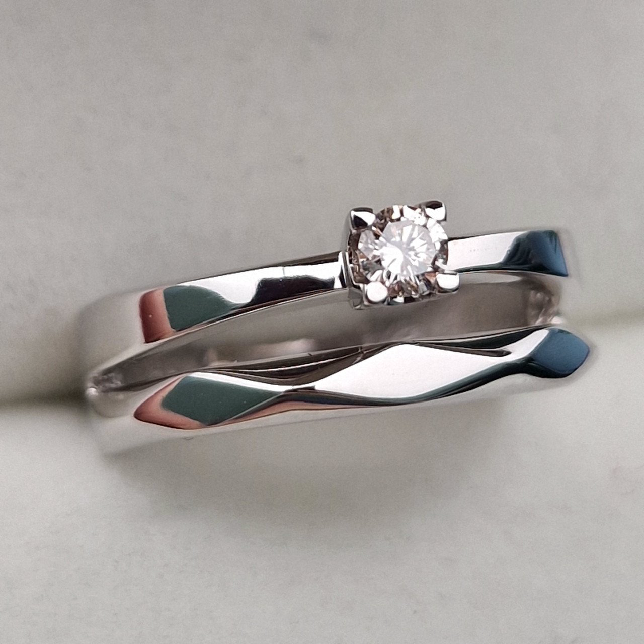 Кольцо Deimantas 104564049 17р 3,82гр 0,132ct. купить,NaN