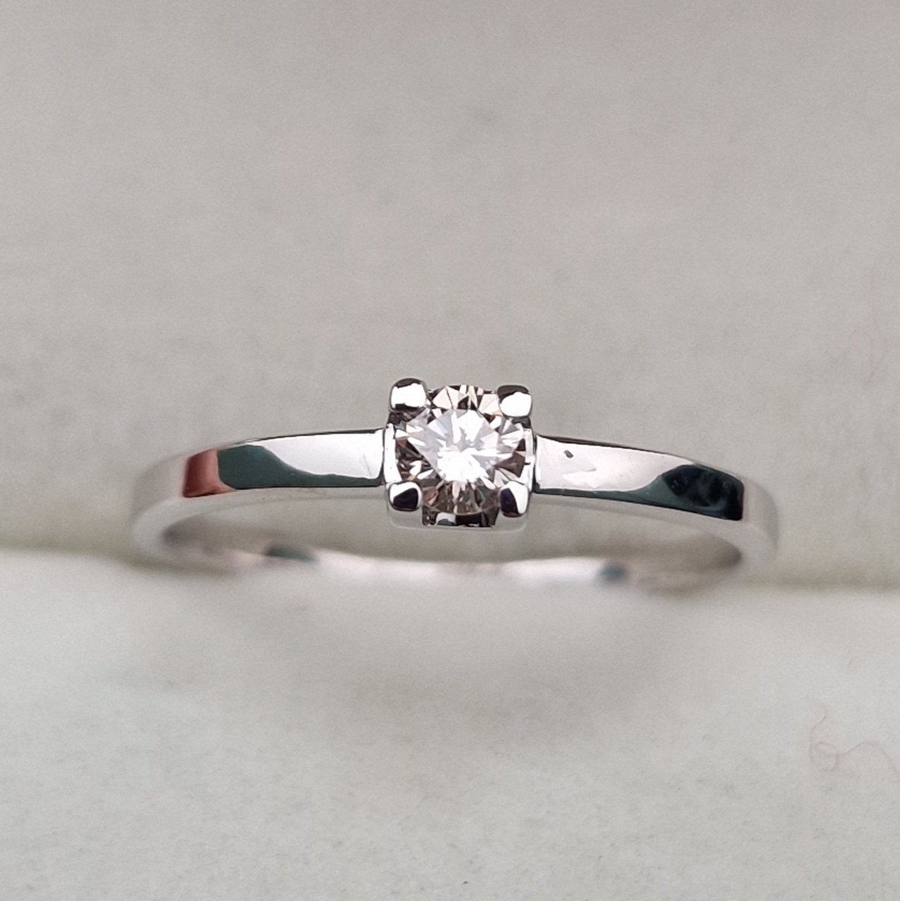 Кольцо Deimantas 104564040 16,5р 1,43гр 0,152ct. купить,NaN
