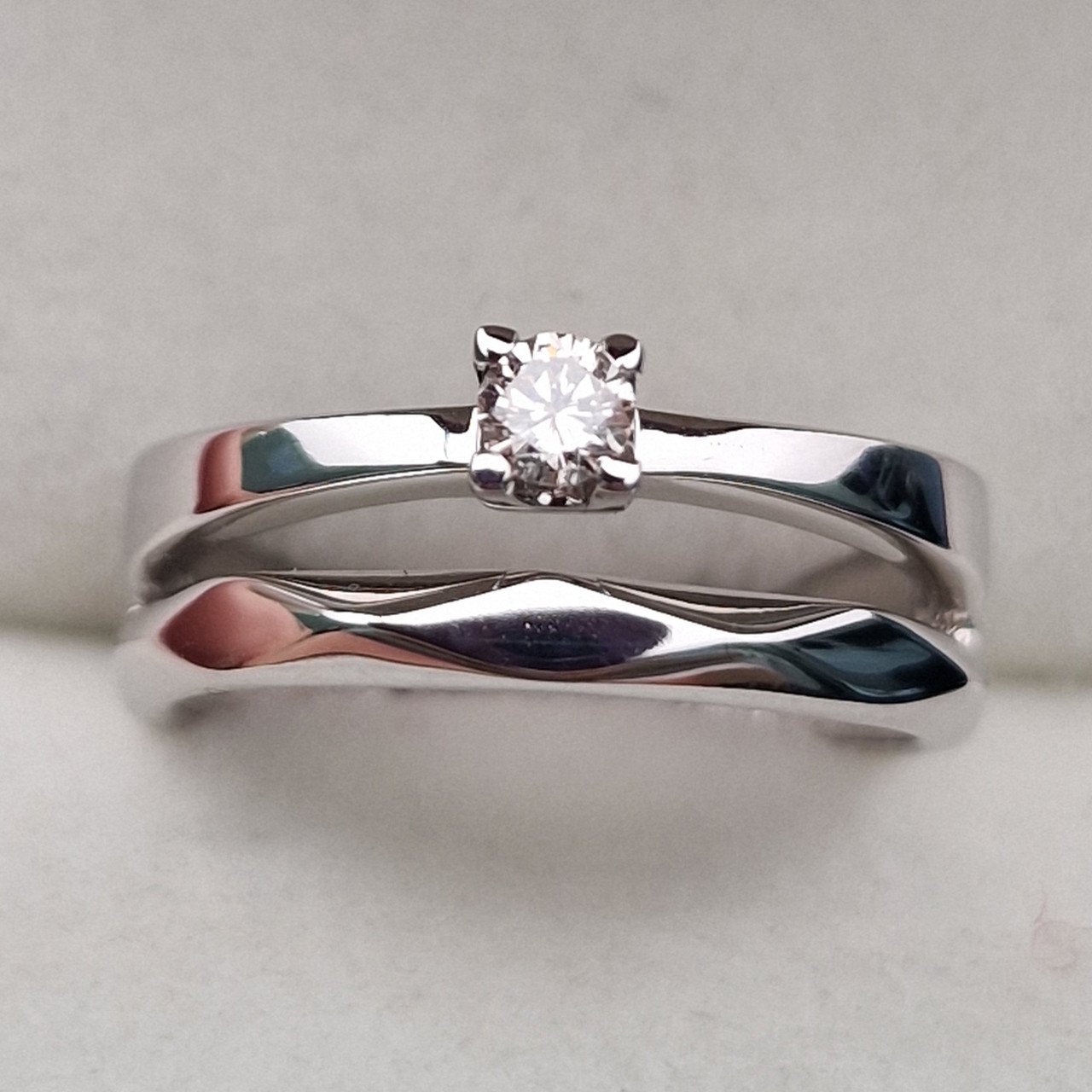 Кольцо Deimantas 104564049 17р 3,82гр 0,132ct. купить,NaN