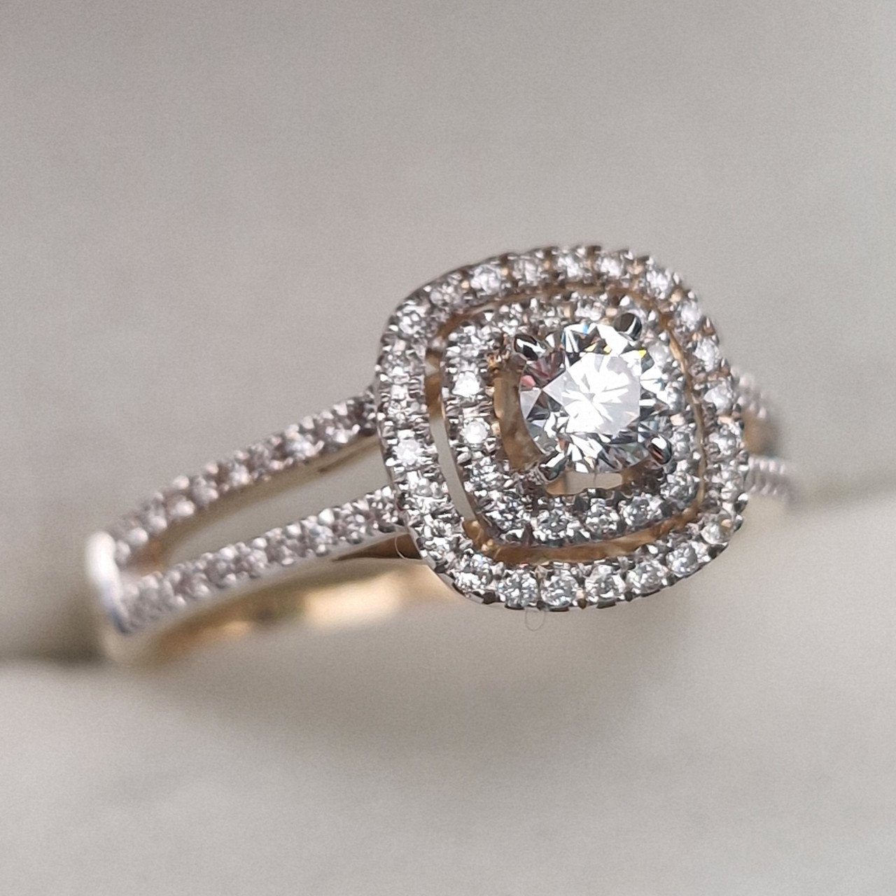 Кольцо Deimantas 104947801 17,5р 3,99гр 0,52ct. купить,NaN