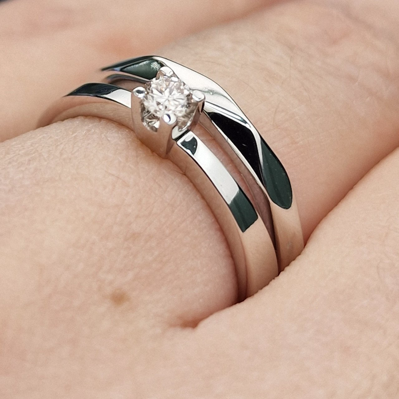 Кольцо Deimantas 104564049 17р 3,82гр 0,132ct. купить,NaN