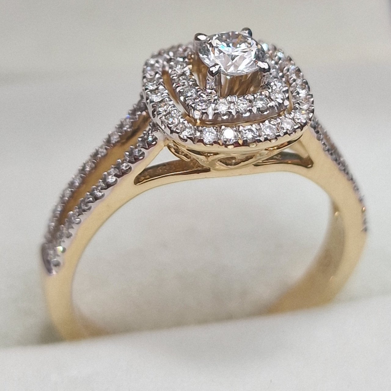Кольцо Deimantas 104947801 17,5р 3,99гр 0,52ct. купить,NaN