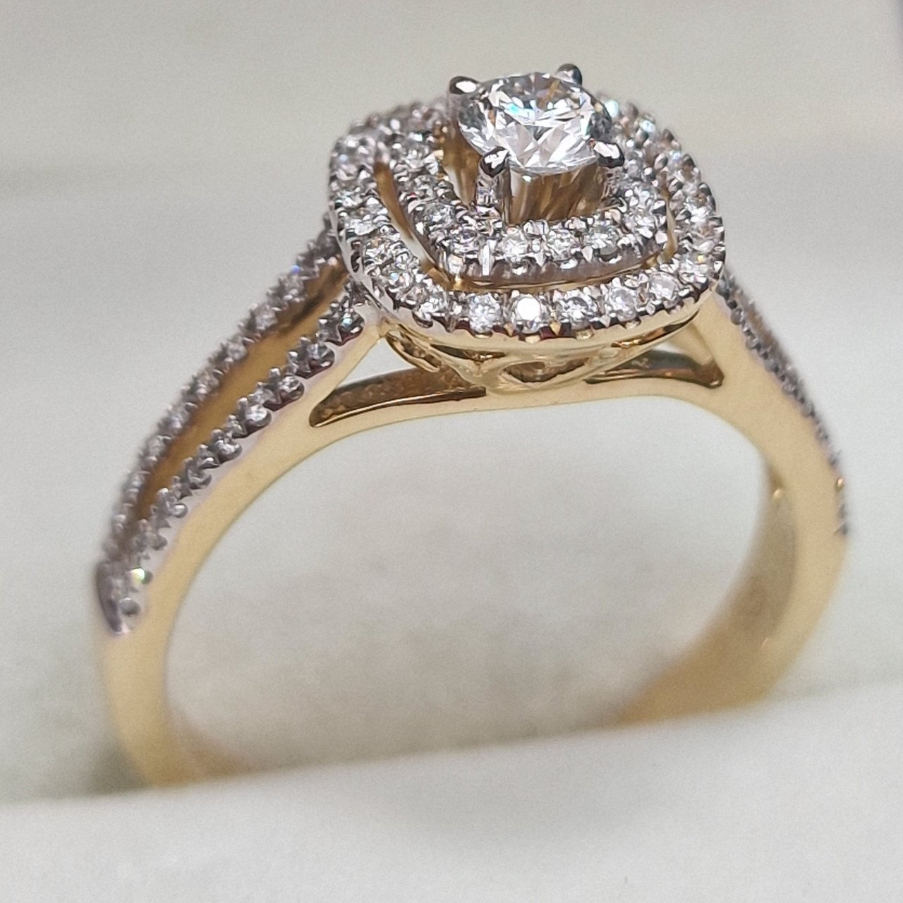 Кольцо Deimantas 104947801 17,5р 3,99гр 0,52ct. купить,NaN