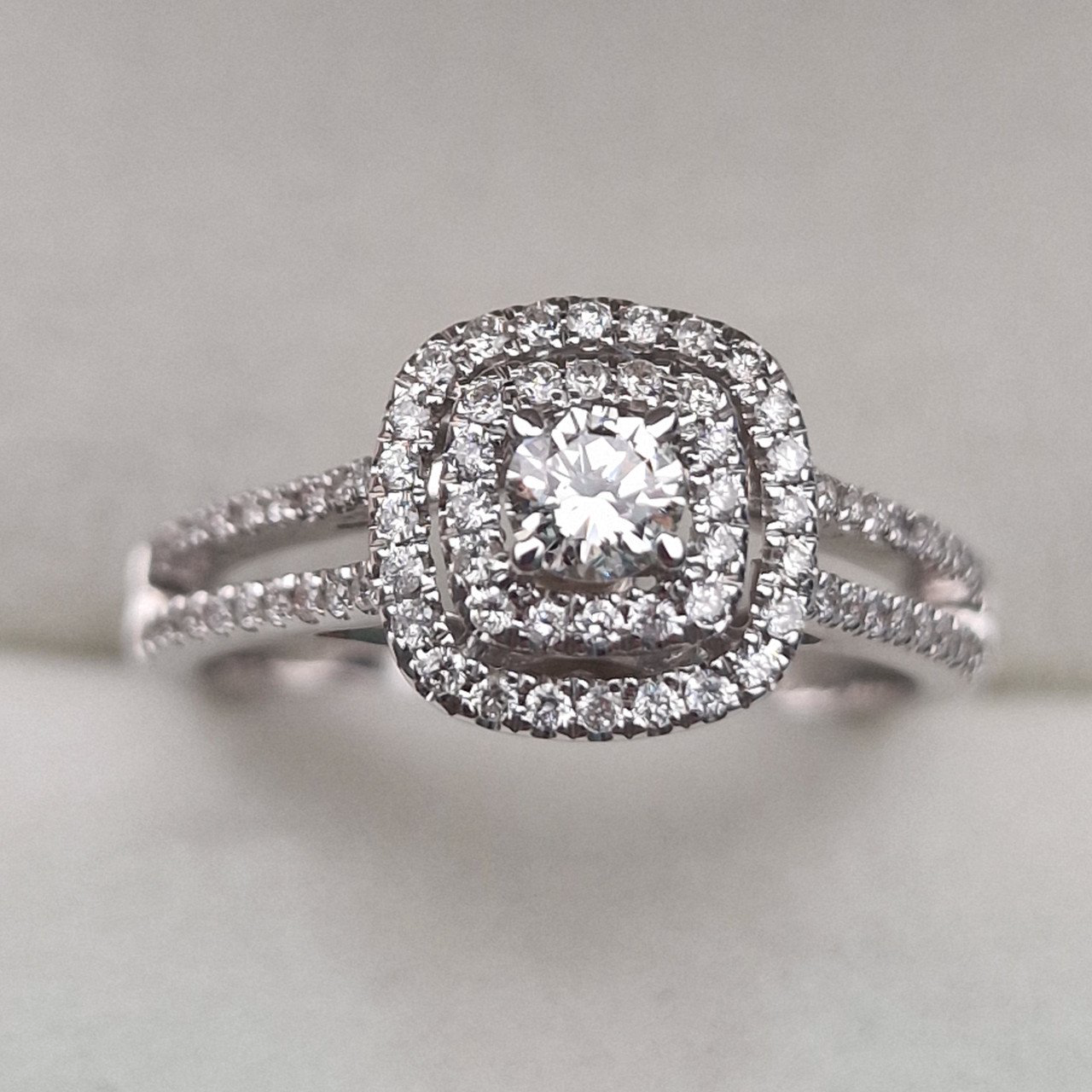 Кольцо Deimantas 104947960 17,5р 4,14гр 0,49ct. купить,NaN