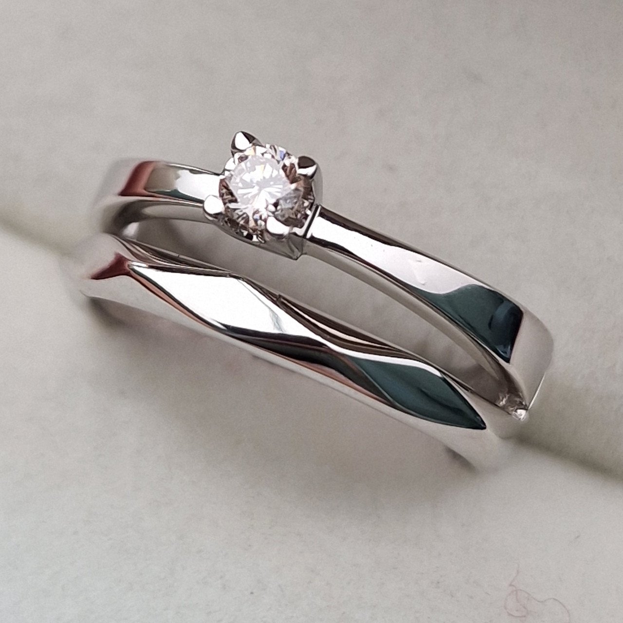 Кольцо Deimantas 104564049 17р 3,82гр 0,132ct. купить,NaN