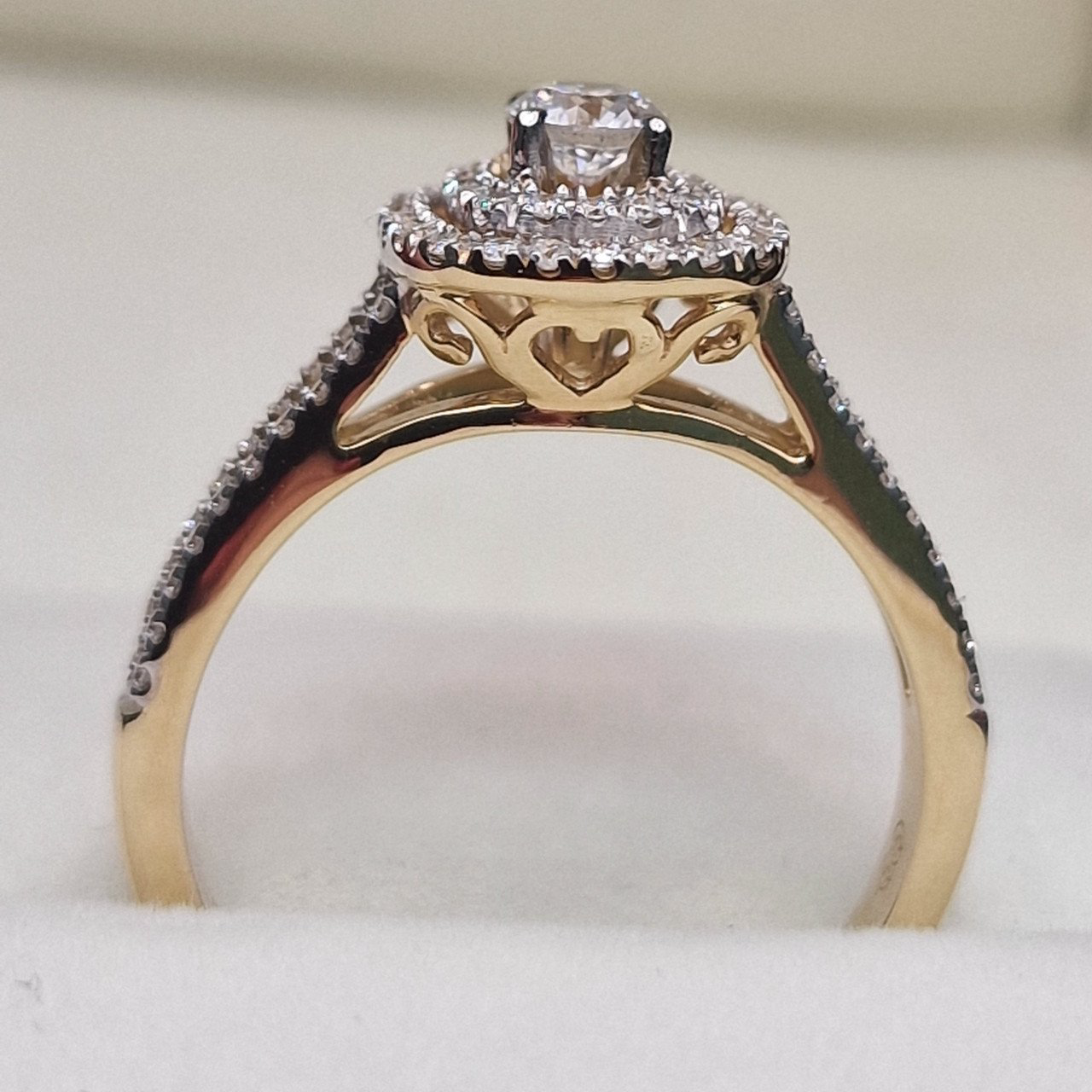 Кольцо Deimantas 104947801 17,5р 3,99гр 0,52ct. купить,NaN