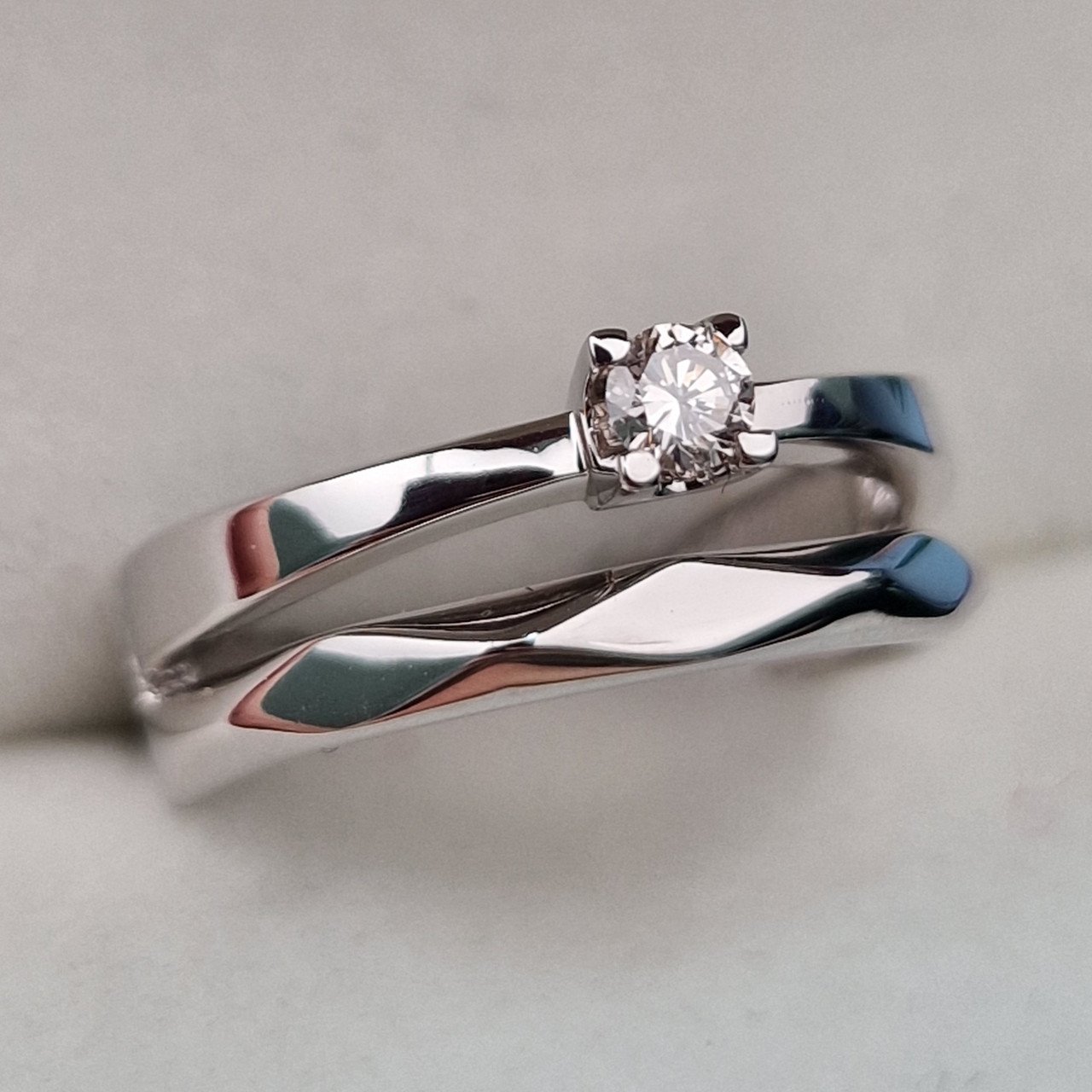 Кольцо Deimantas 104564049 17р 3,82гр 0,132ct. купить,NaN