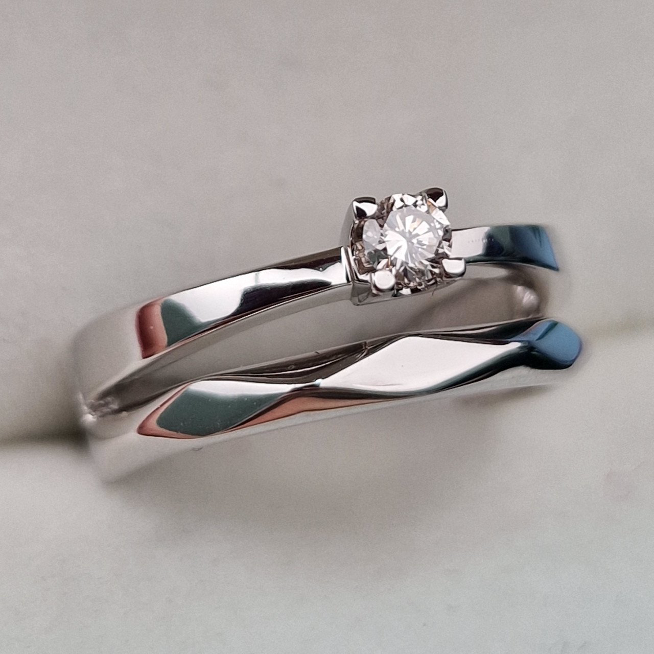 Кольцо Deimantas 104564049 17р 3,82гр 0,132ct. купить,NaN