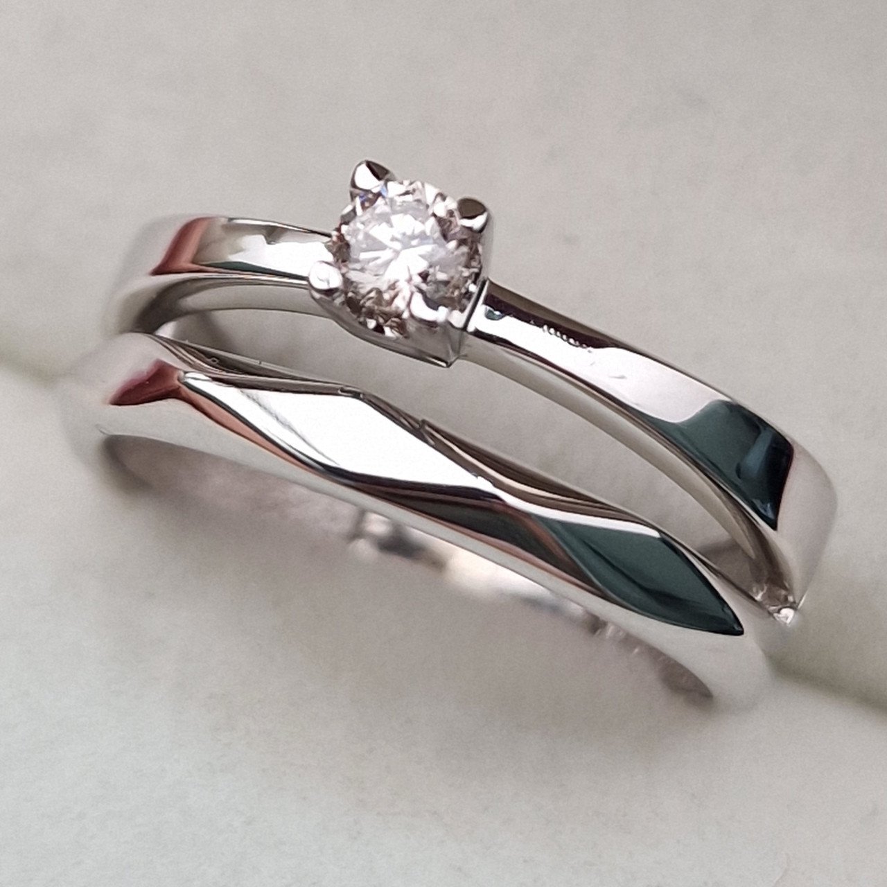 Кольцо Deimantas 104564049 17р 3,82гр 0,132ct. купить,NaN