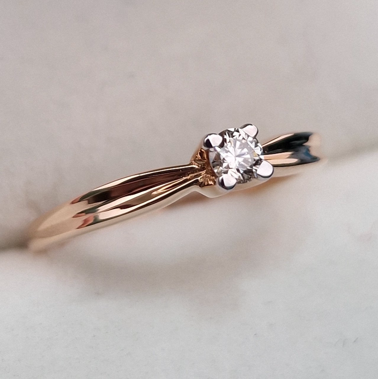 Кольцо Deimantas 104564074 16р 1,89гр 0,13ct. купить,NaN