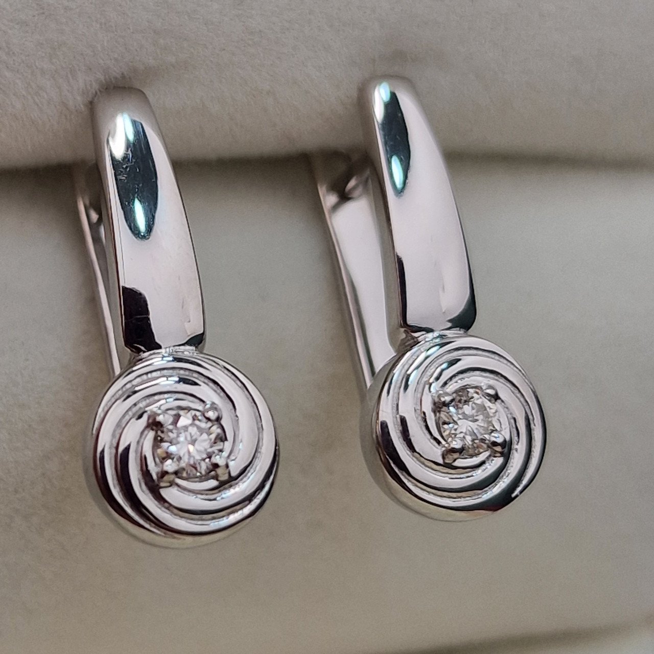 Серьги Deimantas 104564178 3,71гр 0,127ct. купить,NaN