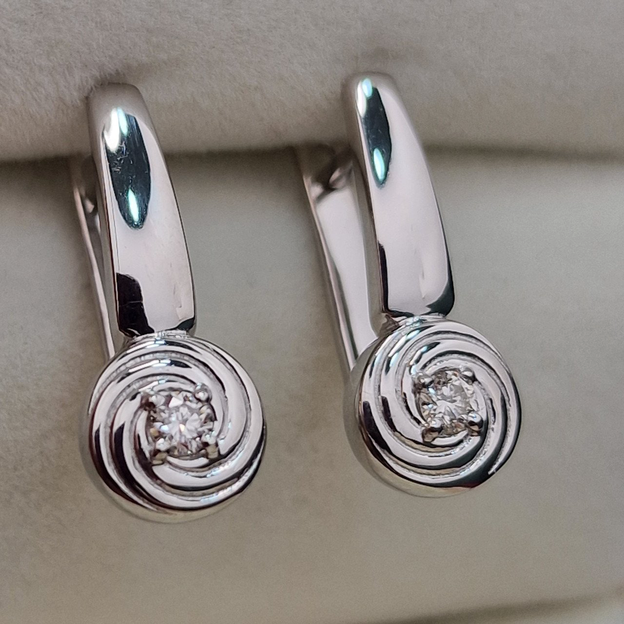 Серьги Deimantas 104564178 3,71гр 0,127ct. купить,NaN