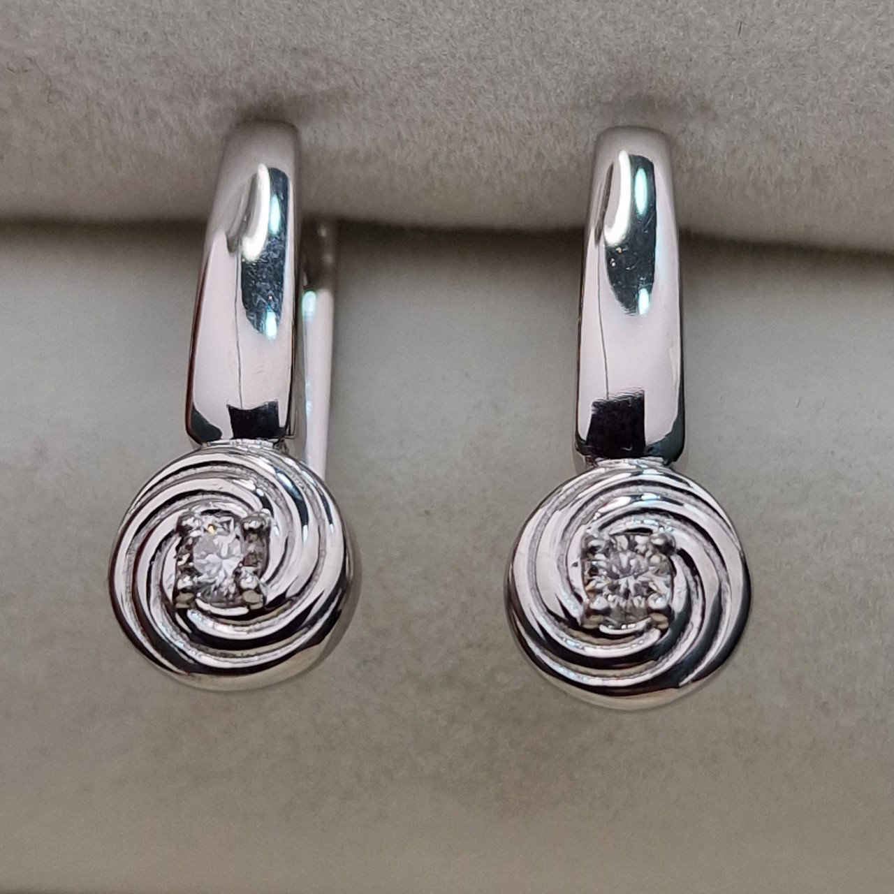 Серьги Deimantas 104564178 3,71гр 0,127ct. купить,NaN