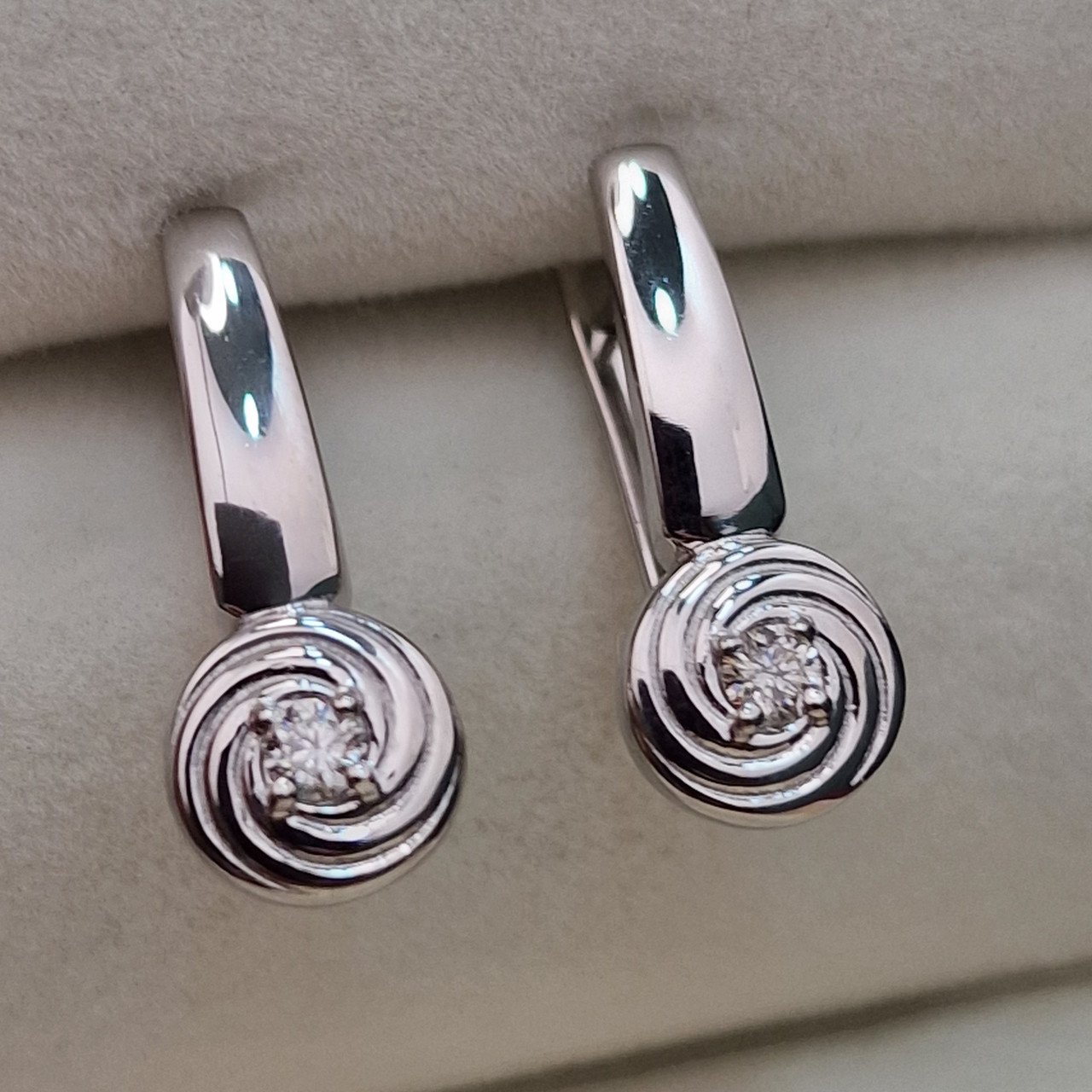 Серьги Deimantas 104564178 3,71гр 0,127ct. купить,NaN