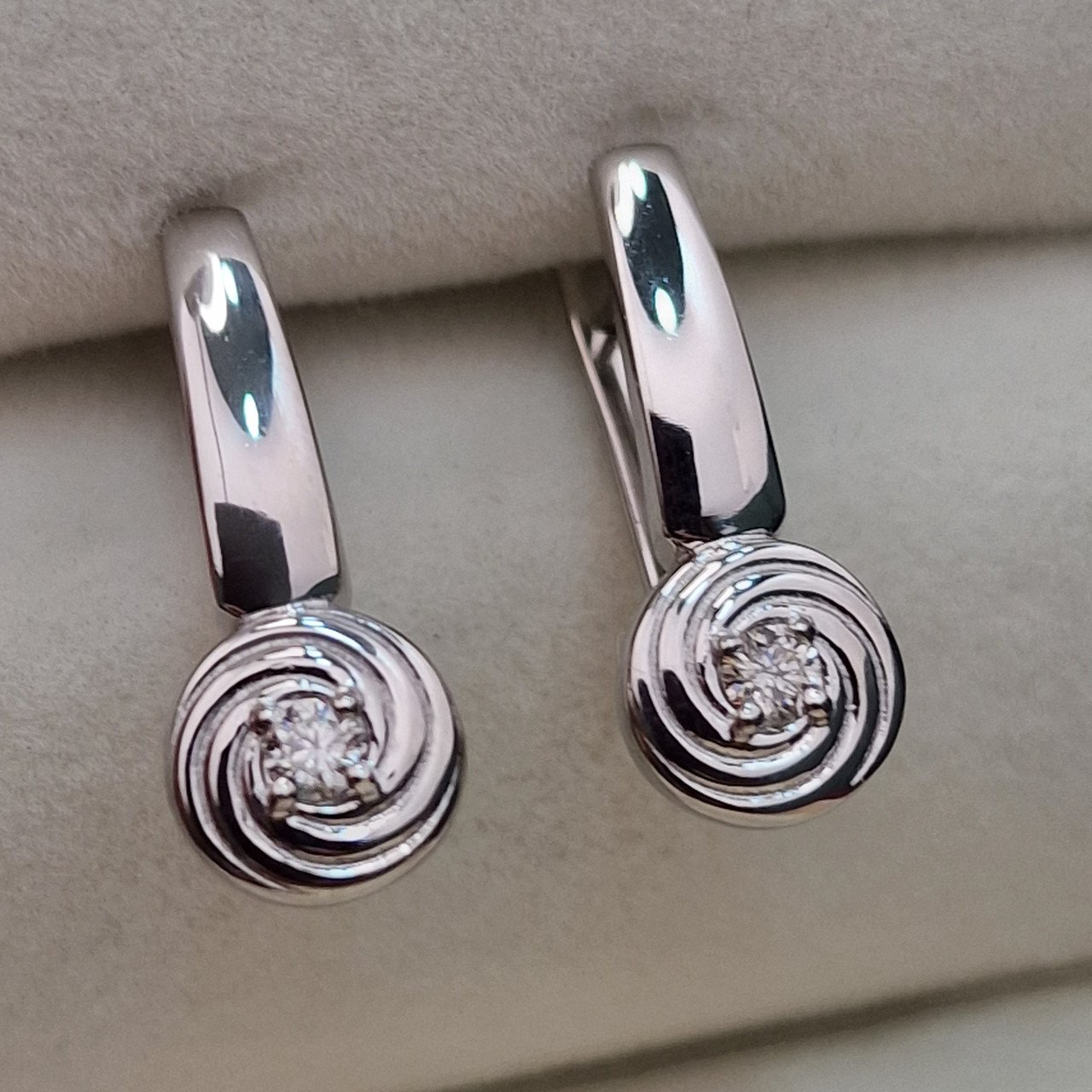 Серьги Deimantas 104564178 3,71гр 0,127ct. купить,NaN