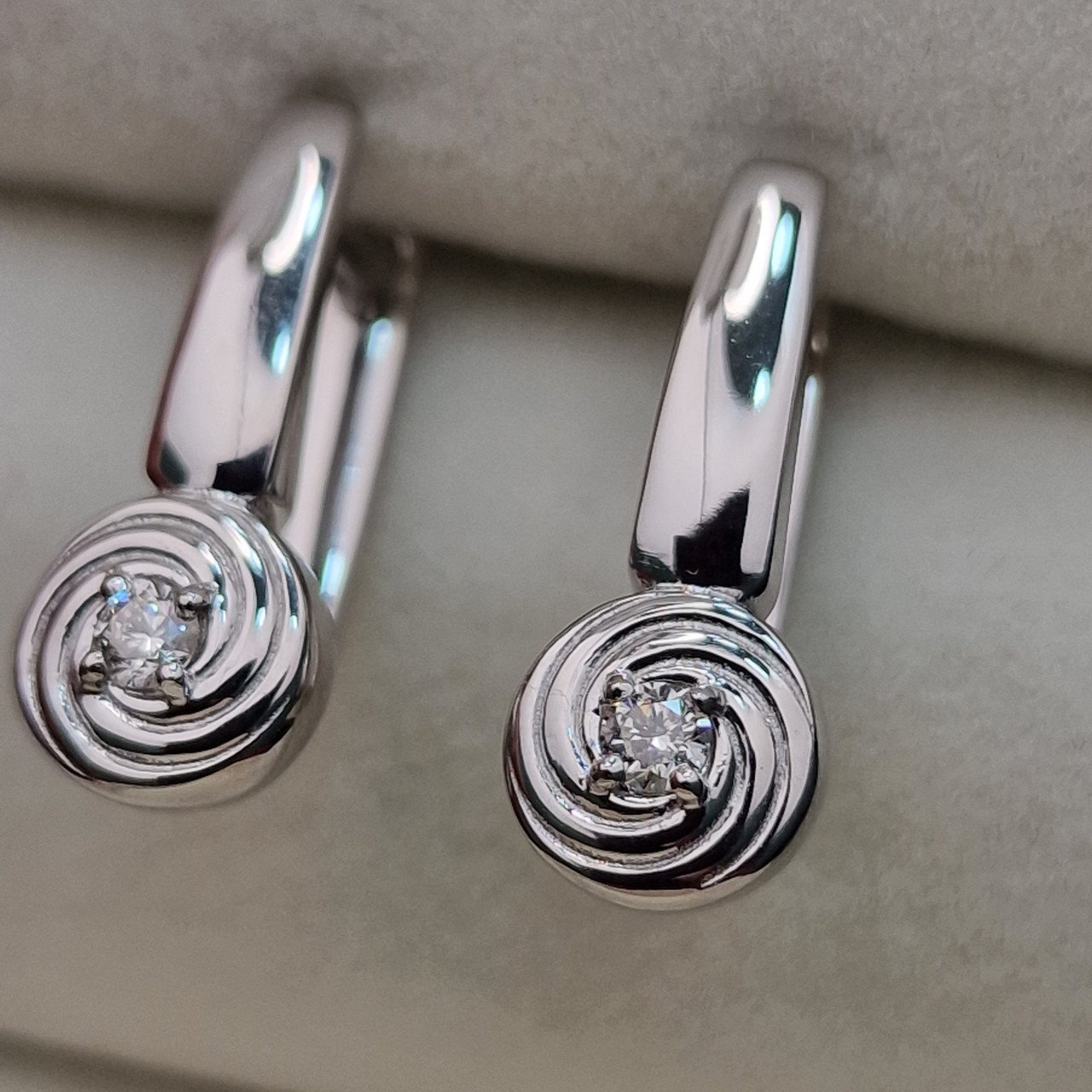 Серьги Deimantas 104564178 3,71гр 0,127ct. купить,NaN