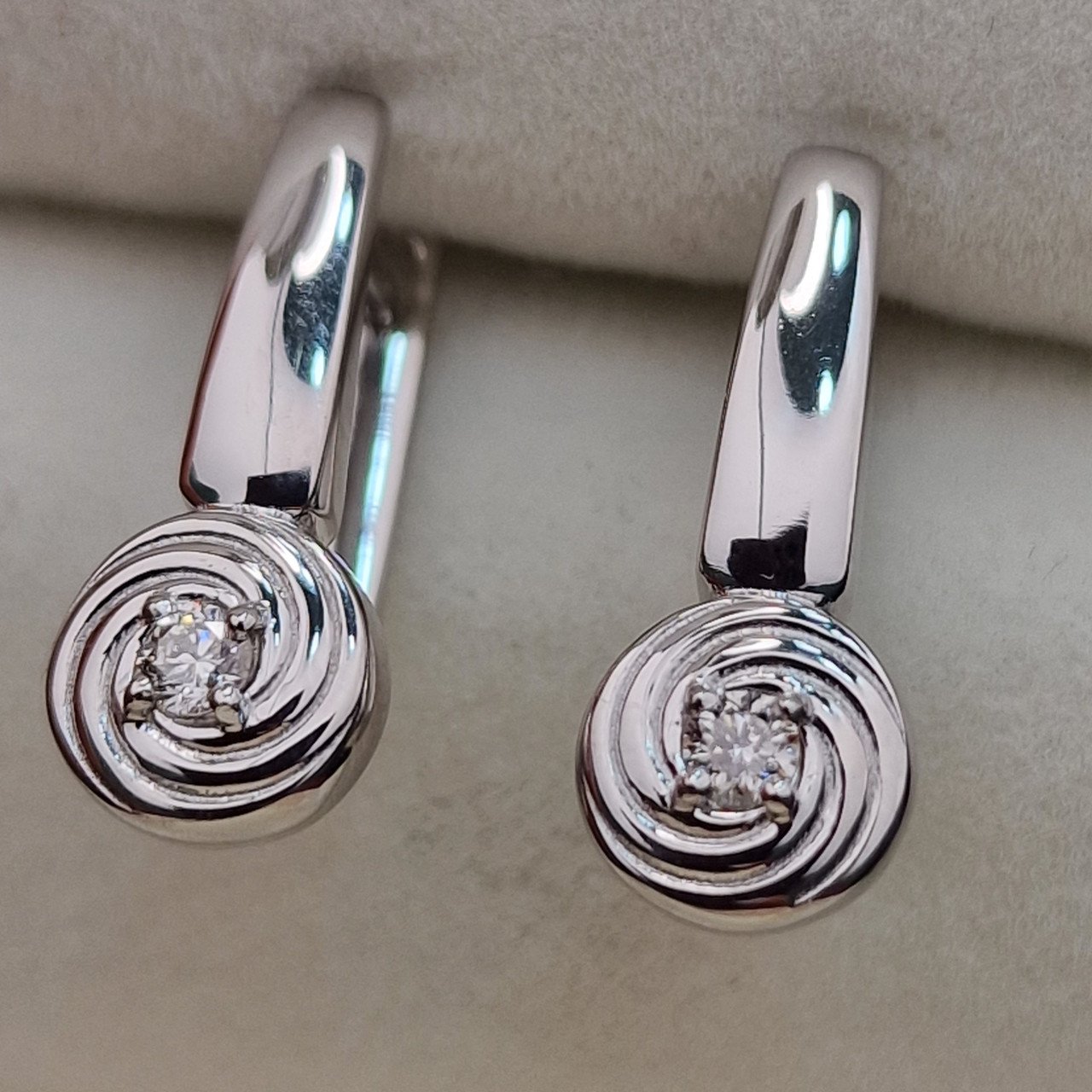 Серьги Deimantas 104564178 3,71гр 0,127ct. купить,NaN