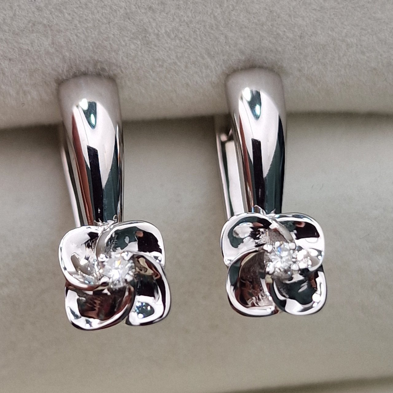 Серьги Deimantas 104564213 3,42гр 0,094ct. купить,NaN