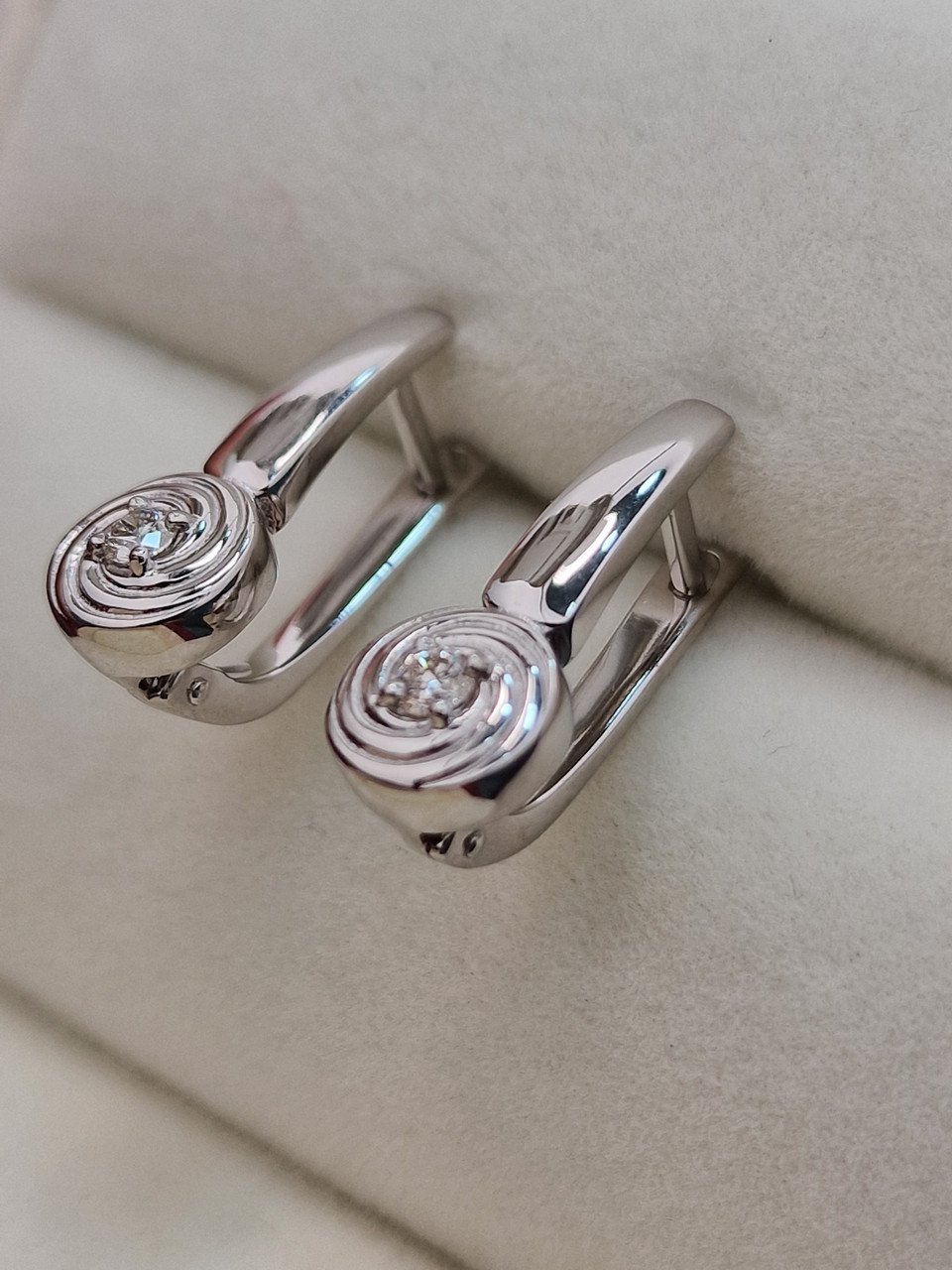 Серьги Deimantas 104564178 3,71гр 0,127ct. купить,NaN