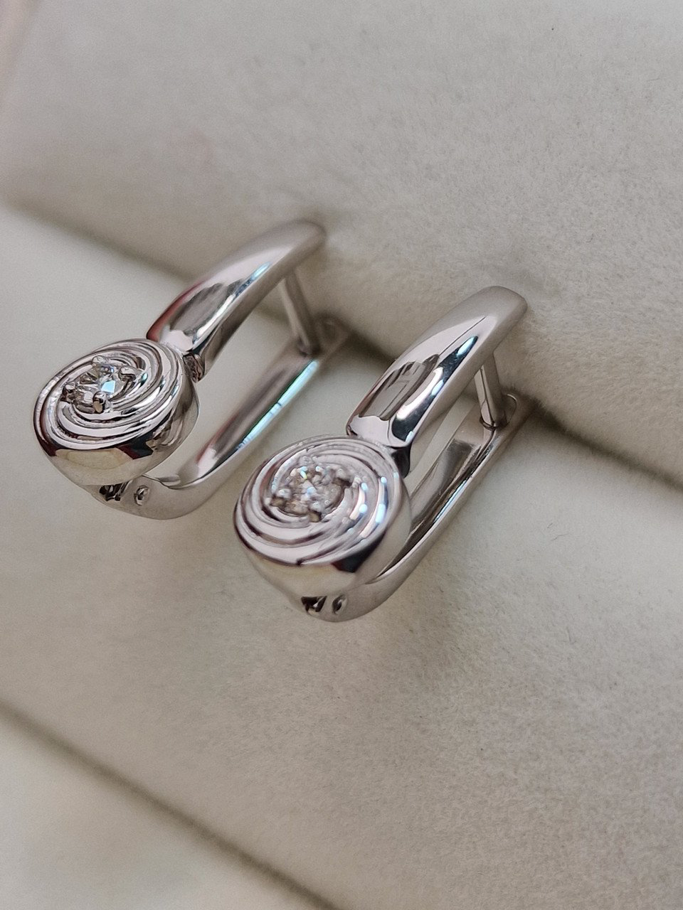 Серьги Deimantas 104564178 3,71гр 0,127ct. купить,NaN