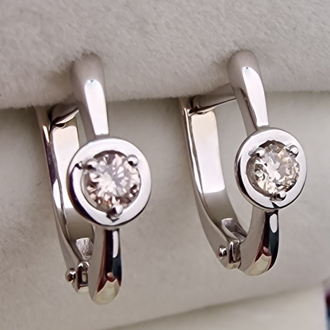 Серьги Deimantas 104564221 2,63гр 0,198ct. купить,NaN